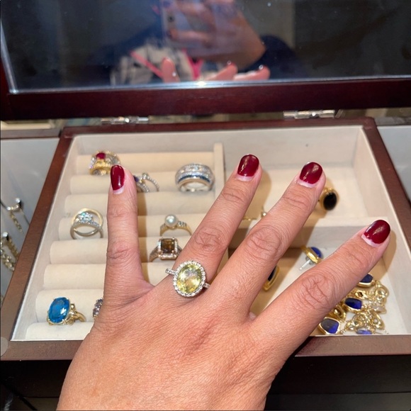 Stunning 14k White Gold Topaz with Diamond Ring - Picture 6 of 7